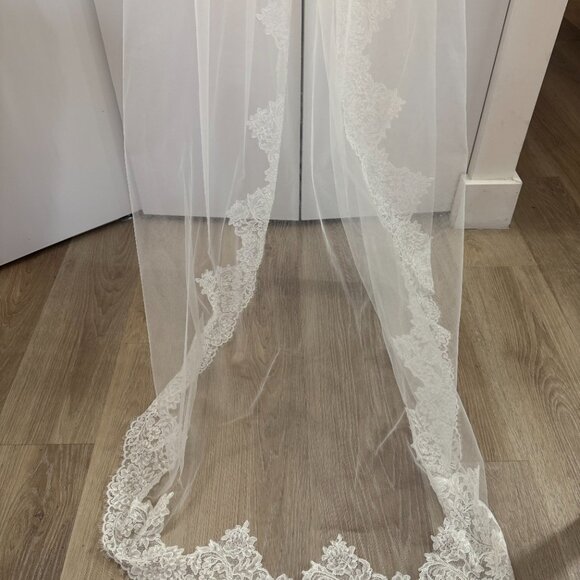 Cathedral Lace Wedding Veil - Picture 6 of 7